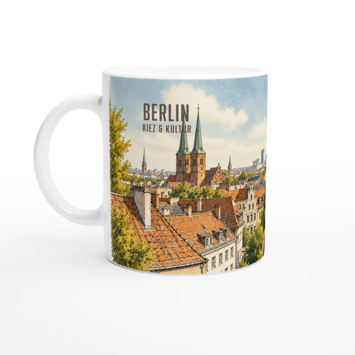 Weiße Keramiktasse 330 ml mit Aquarellillustration eines weiten Berliner Altstadtpanoramas mit roten Dächern, Kirchtürmen und Fernsehturm.
