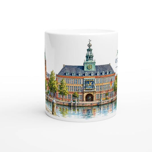 Emden Keramiktasse 330 ml mit detailreicher Aquarellillustration des historischen Rathauses, der Jantje-Vis-Figur und des Emder Hafens am Delft