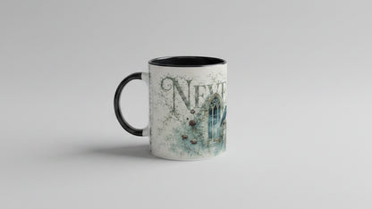 Mystische Gothic Tasse mit großem Schriftzug, Nachtfalter und ornamentalen Seitenrahmen