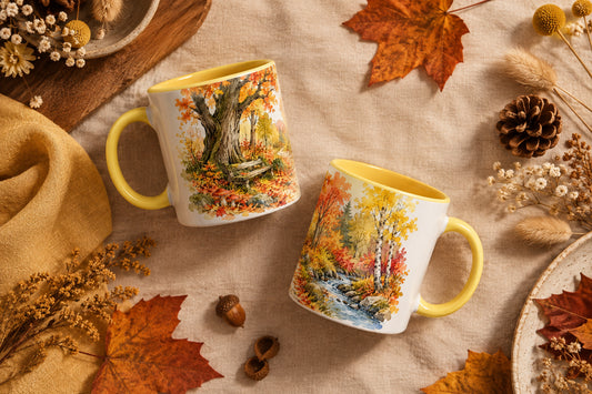Herbstliche Keramiktasse 330 ml in gelber Edition mit gelbem Rand, gelber Innenseite und Henkel sowie Aquarellmotiv „Herbstspaziergang“
