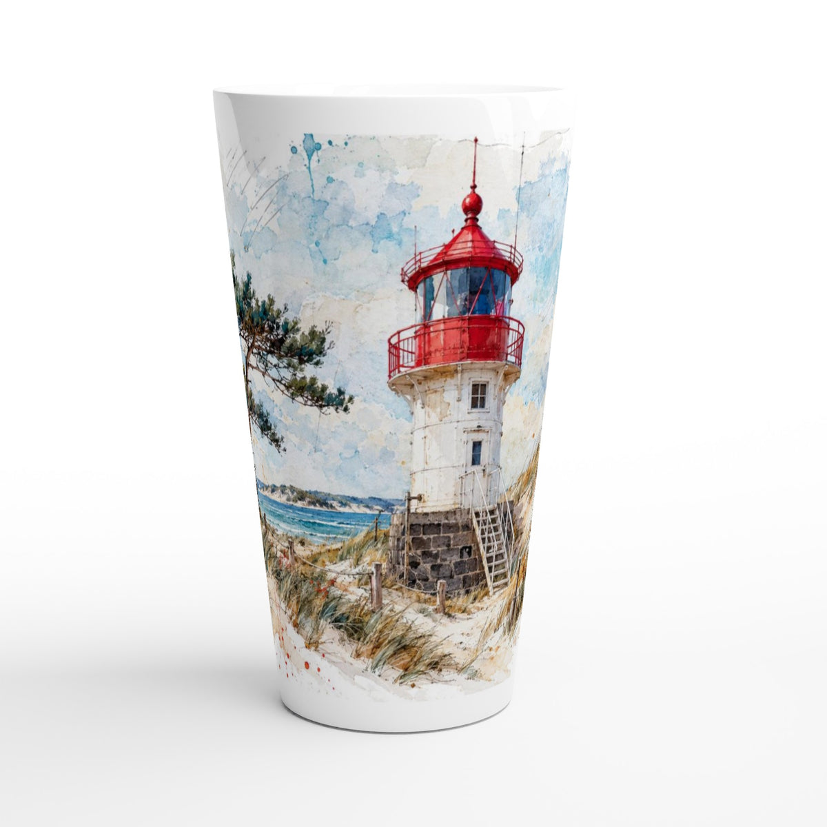 Weiße Latte Tasse mit Aquarellmotiv des Leuchtturms Gellen, roter Laterne, Dünen, Strandgras und blauem Himmel