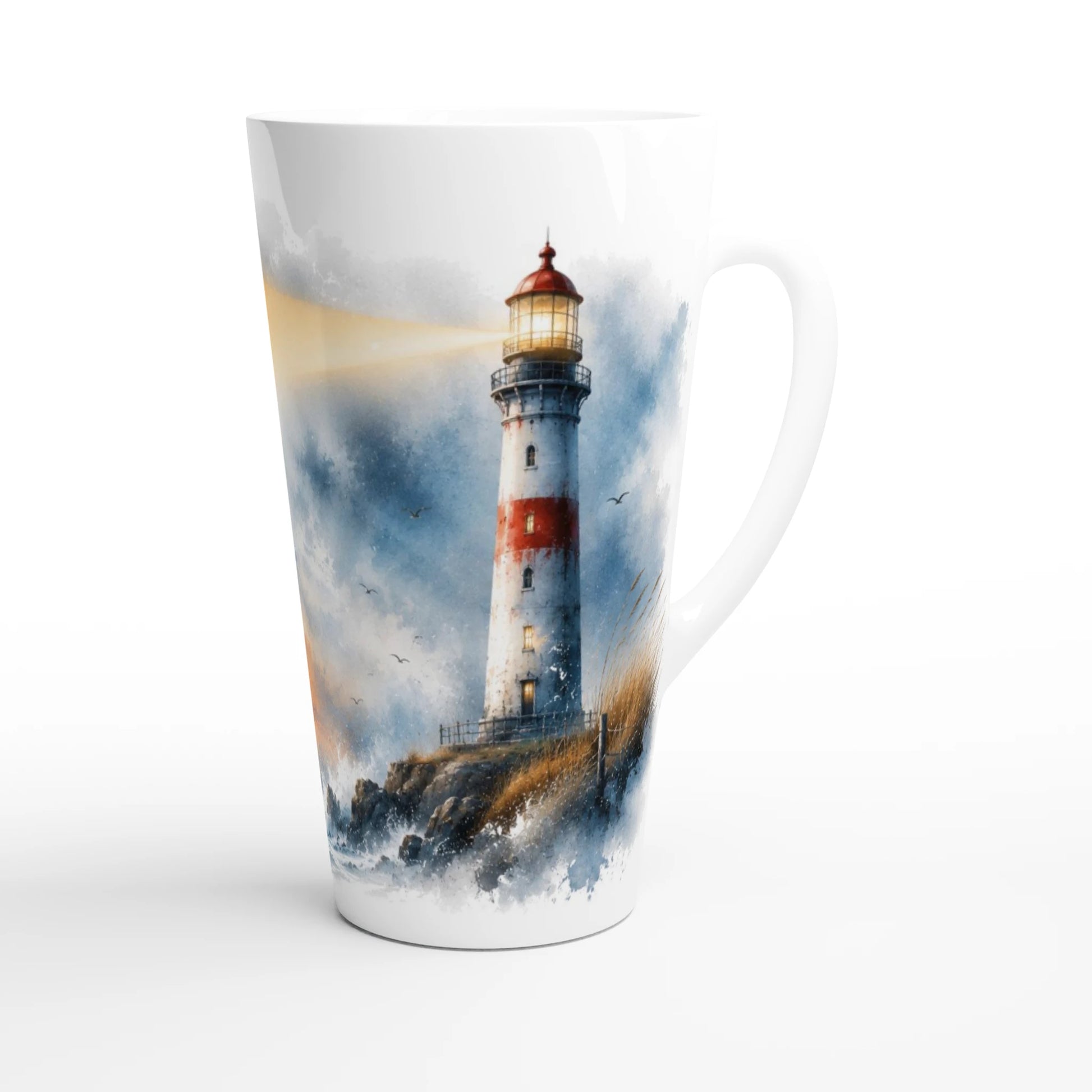 Maritime Latte Tasse mit atmosphärischer Illustration für Meerliebhaber