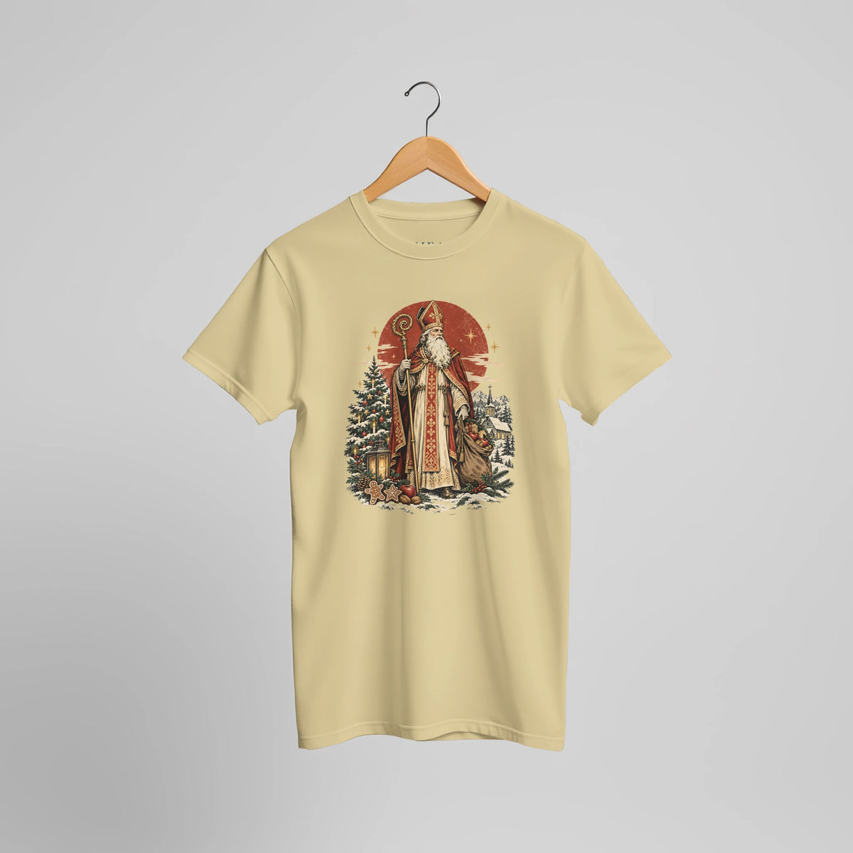 Cremefarbenes Unisex T-Shirt mit heiligem Nikolaus als Bischof, klassischem Bischofsstab und historisch inspiriertem Weihnachtsmotiv im Vintage-Stil