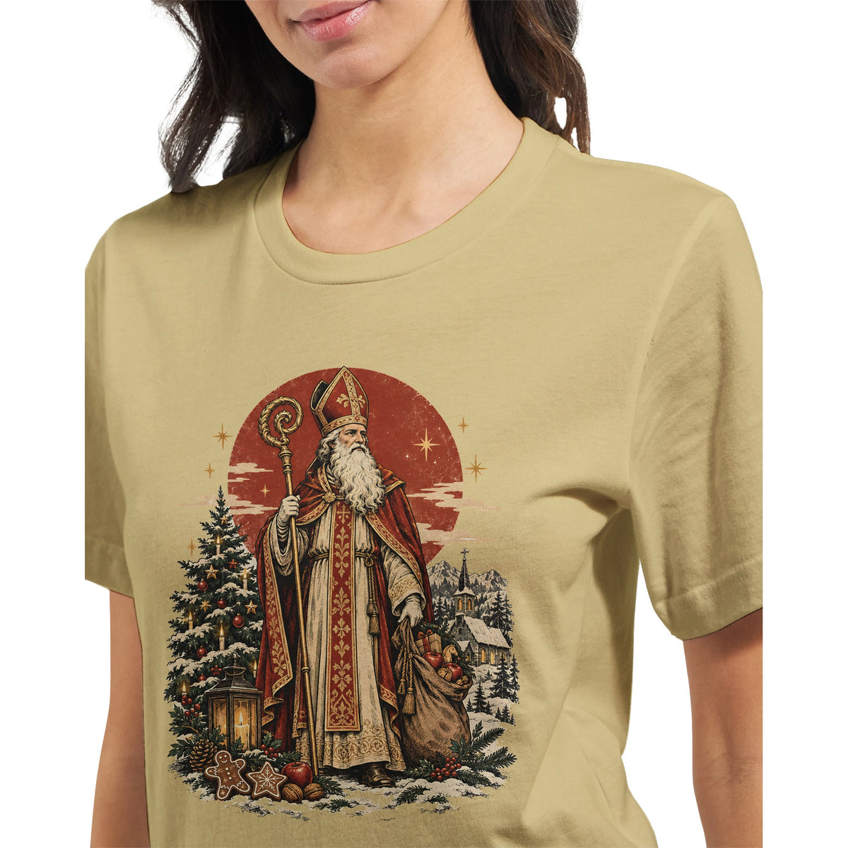 Cremefarbenes Unisex T-Shirt mit heiligem Nikolaus als Bischof, klassischem Bischofsstab und historisch inspiriertem Weihnachtsmotiv im Vintage-Stil
