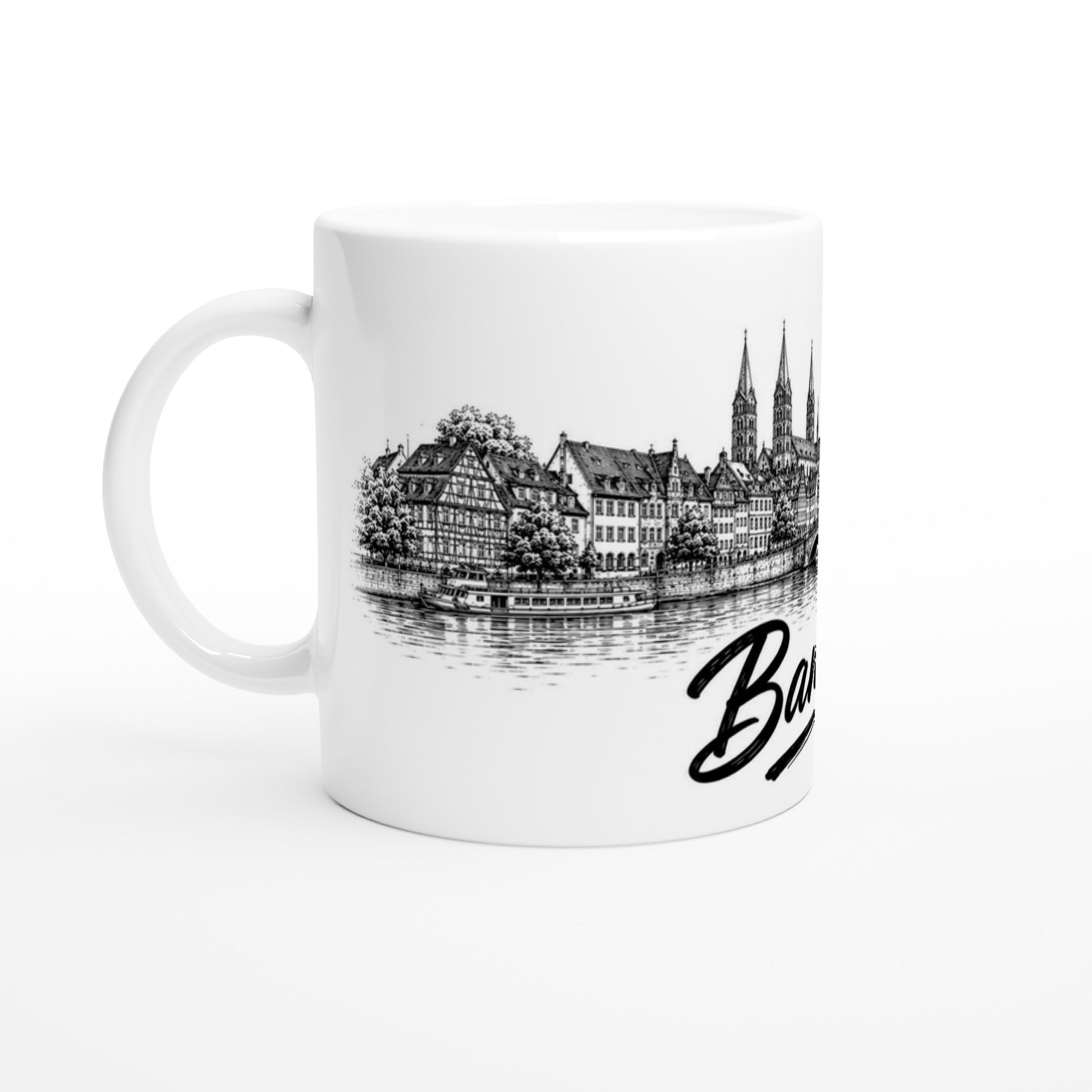 Keramiktasse mit Bamberg Skyline im Schwarz-Weiß-Stil, historischen Gebäuden, Wasserlinie und handschriftlichem Stadtnamen.