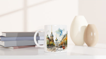 Berlin Souvenir Tasse mit Straßenbahn und Fernsehturm als künstlerische Erinnerung an die Hauptstadt