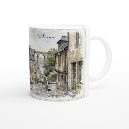 Detailansicht der Dinan Tasse mit Fachwerkhäusern, Steinfassaden und schmalen historischen Gebäuden entlang der Gasse