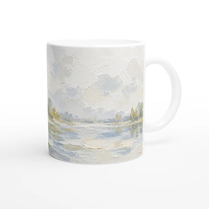 Keramiktasse mit Eisvogelillustration und stimmungsvoller Uferlandschaft – Geschenk für Vogelfreunde