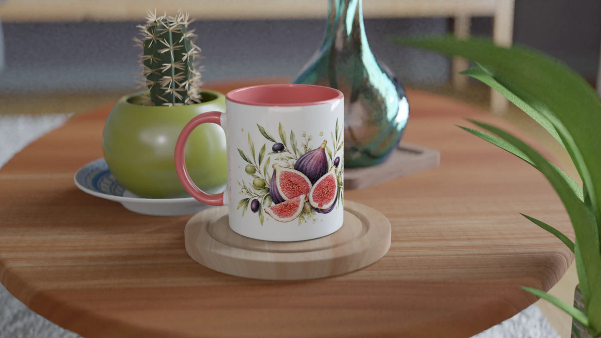 Rückseite der Feigen Oliven Tasse mit kleiner Aquarellkomposition aus aufgeschnittener Feige, Oliven, feinen Blüten und grünen Zweigen.
