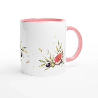 Rosa Feigen Oliven Tasse 330 ml mit botanischem Aquarellmotiv aus Früchten und Zweigen in einem hellen, zurückhaltenden Wohnambiente.