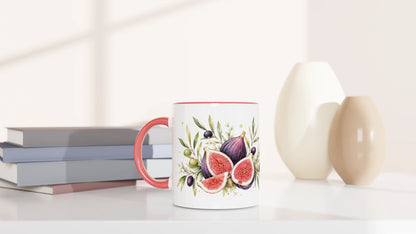 Weiße Edition der Feigen Oliven Tasse mit seitlicher Aquarellansicht aus violetter Feige, grünen und dunklen Oliven sowie Olivenzweigen.