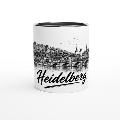 Black Edition der Heidelberg Tasse mit schwarzer Innenseite, schwarzem Henkel und feiner Line-Art Stadtansicht.