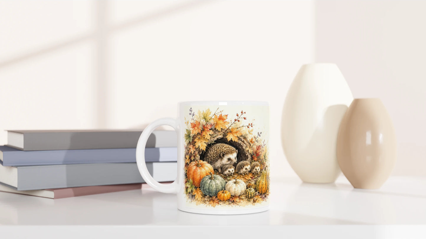 Igel Tasse in der grünen Edition mit farblich abgestimmtem Henkel und Innenbereich sowie warmem Herbstmotiv