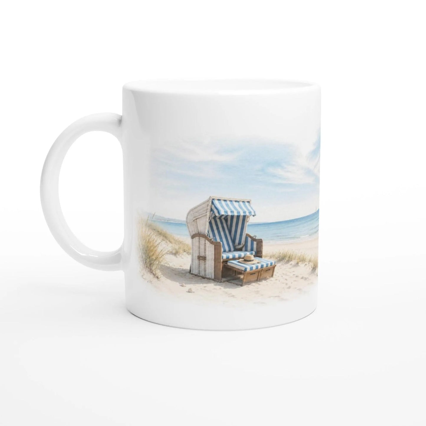 Strandkorb Tasse 330 ml – Aquarellmotiv mit Meer und Dünen