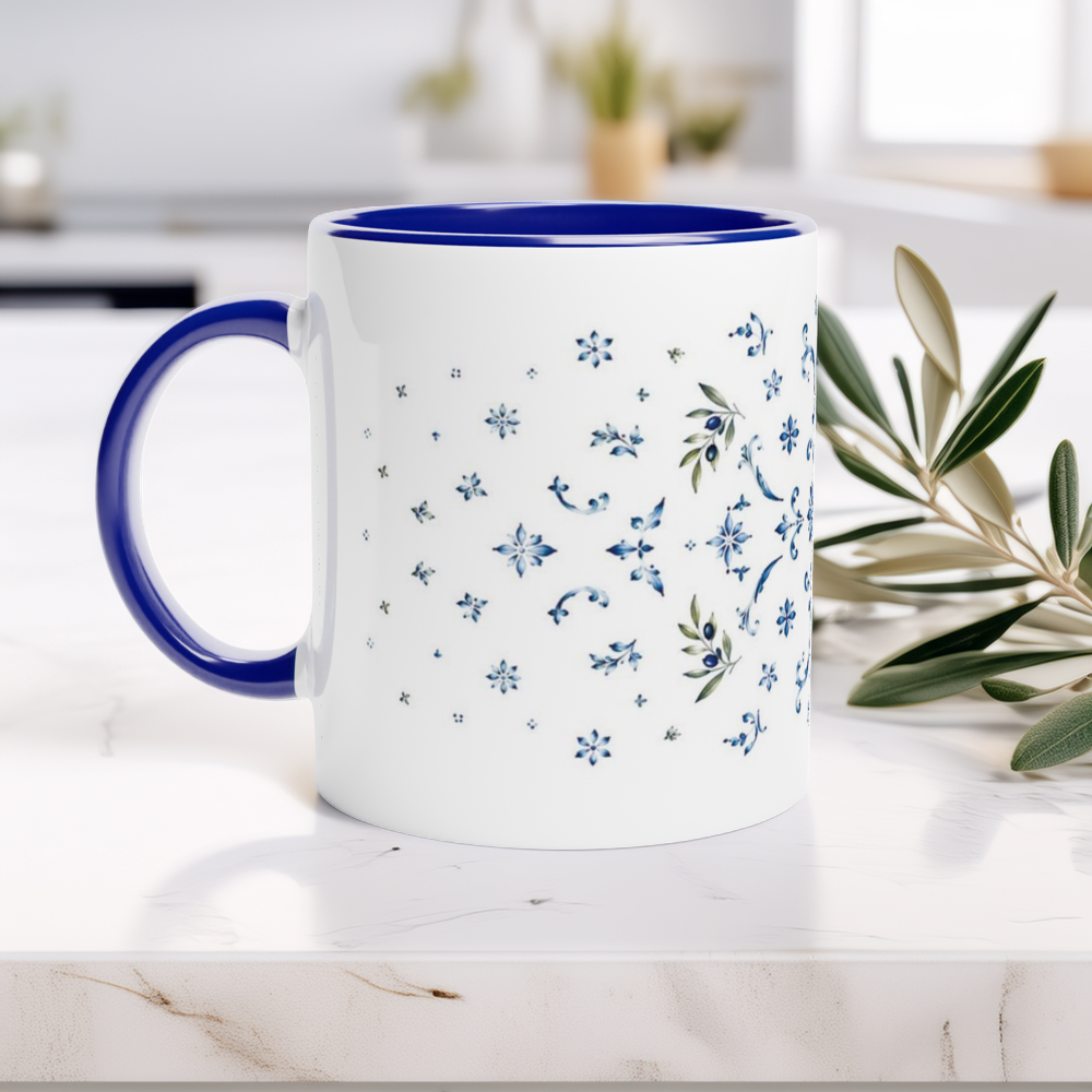 Blau weiße Tasse mit klassischem Keramikmuster