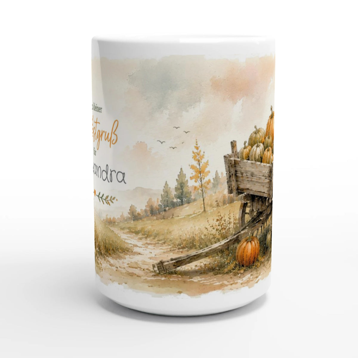 Personalisierte Kleine-Herbstzeit-Tasse 15 oz mit Wunschtext in einem gemütlichen Wohnambiente mit natürlicher herbstlicher Dekoration.