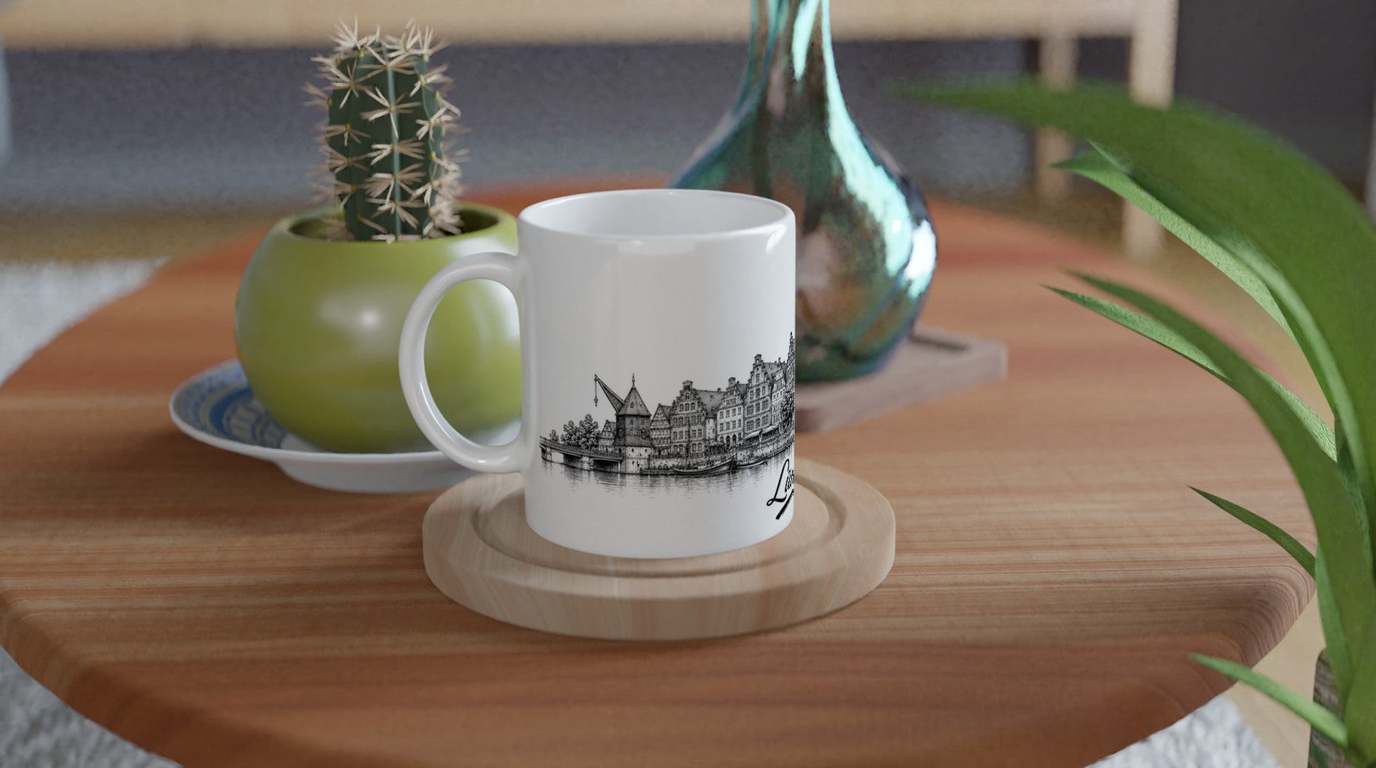 Schwarz-weiße Lüneburg Keramiktasse mit historischem Stadtmotiv und Schriftzug.