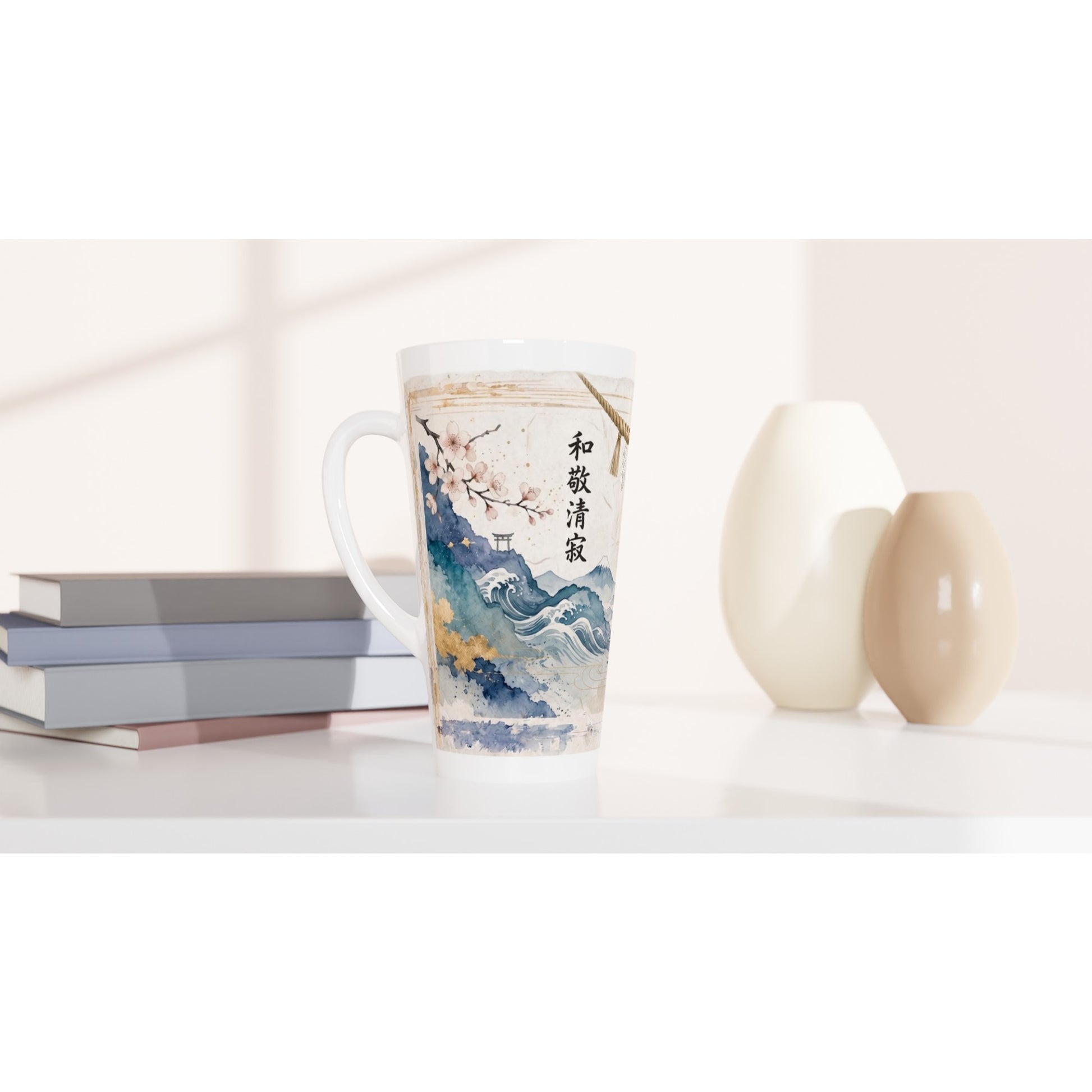 Japan inspirierte Latte Tasse mit Maneki Neko Motiv, Sakura Zweigen und ruhigem Zen Ambiente als besondere Geschenkidee