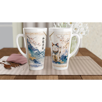 Japanische Maneki Neko Latte Tasse 440 ml mit Glückskatze, Sakura Kirschblüten und Aquarell Landschaft im asiatischen Design