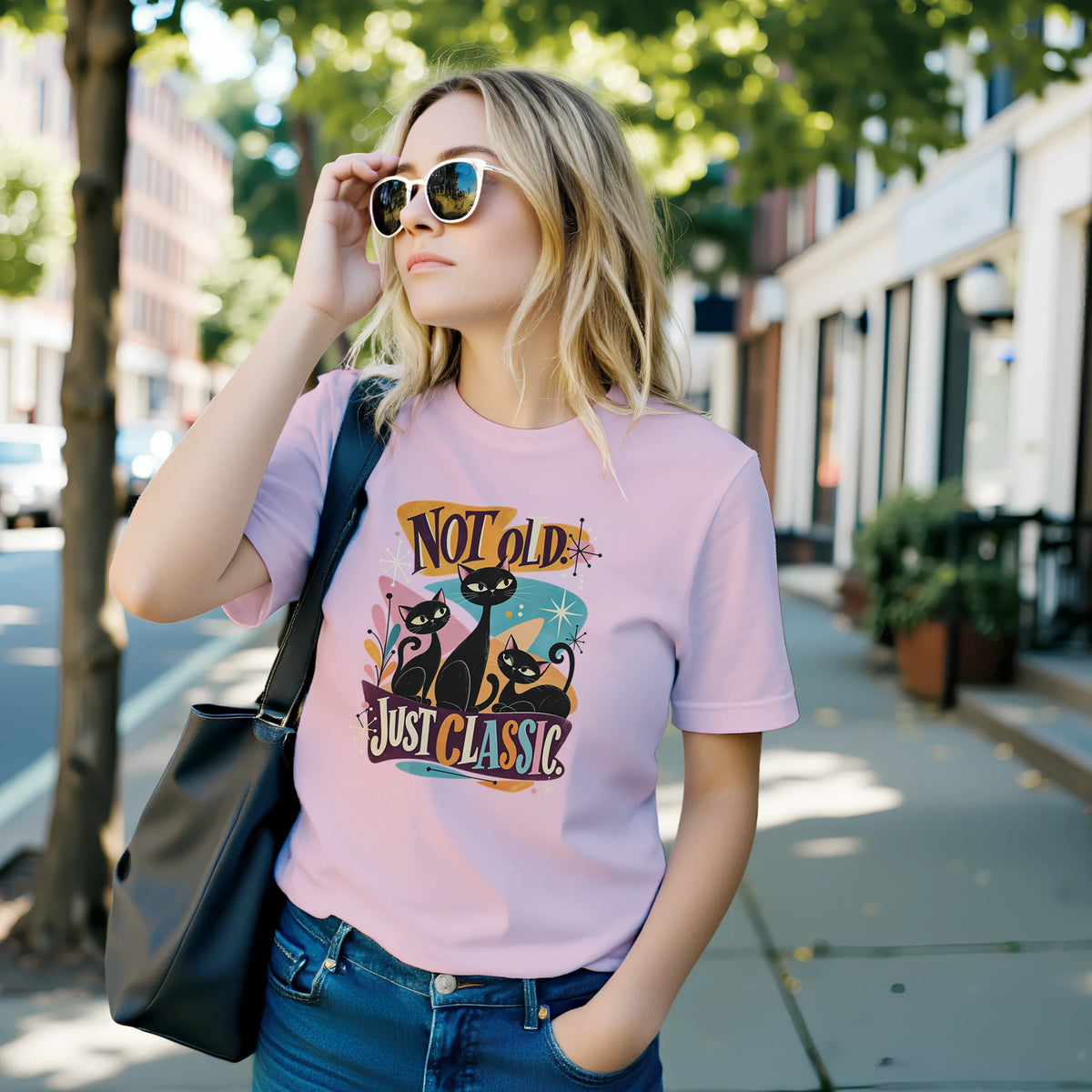 Not Old T-Shirt mit Statement – humorvolle Geschenkidee von Mano et Arte