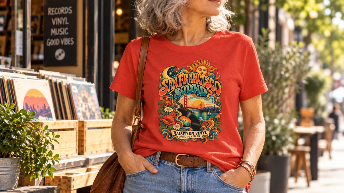 Retro-Illustration mit Golden Gate Bridge, San Francisco und Schallplatte. Das kalifornisch inspirierte T-Shirt-Motiv spricht Liebhaber von Vinyl und 70er-Jahre-Ästhetik an.
