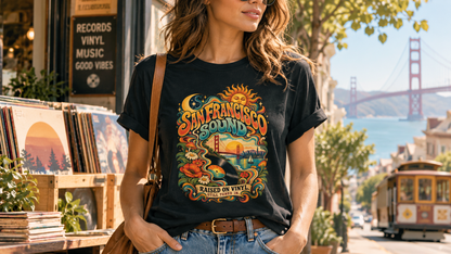 San-Francisco-Grafik mit Vinyl-Schallplatte und Golden Gate Bridge für ein Unisex-T-Shirt. Retro-Design als Verbindung von Musikleidenschaft und Reisemotiv.