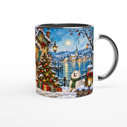 Weihnachtstasse mit schwarzem Henkel, hellem Druckbereich und einem winterlichen Hundemotiv. Hunde und Weihnachtsbaum bilden eine stimmungsvolle Szene für die Adventszeit.