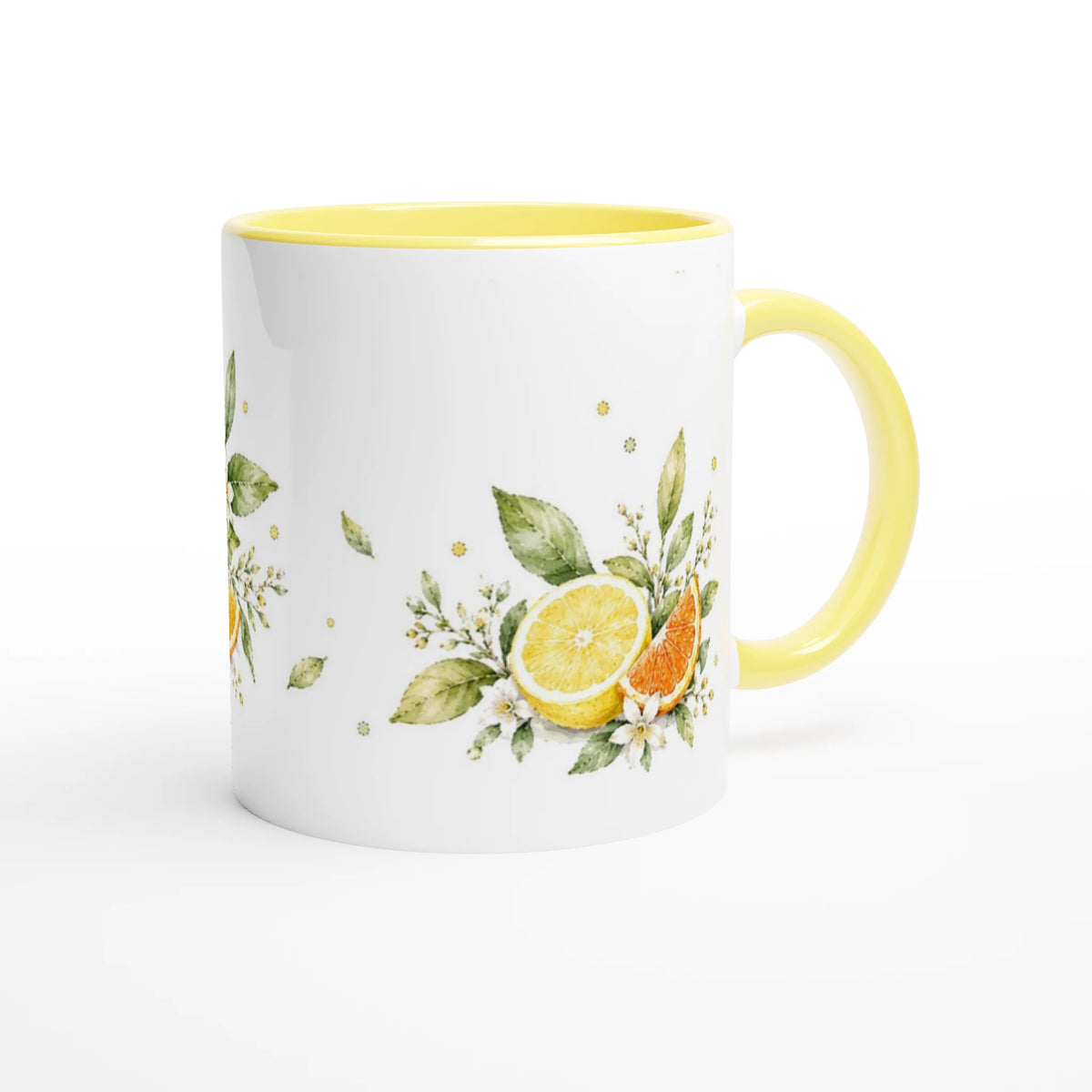 Zitronen Orangen Tasse mit mediterranem Aquarellmotiv aus Zitrusfrüchten, Blüten und grünen Zweigen auf heller Keramik.