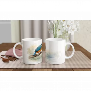 Weiße Keramiktasse mit farbenfrohem Eisvogel-Aquarell auf einem Ast sitzend, 330ml Volumen