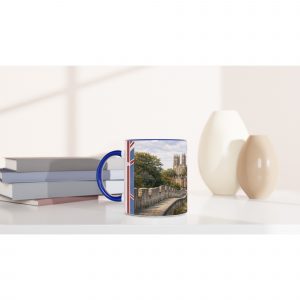 York Aquarell Tasse 330 ml aus der Serie English City Portraits mit Stadtmauer, Altstadt, York Minster und dezenten England-Flaggenelementen