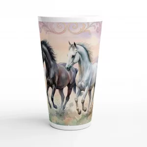 Pferde Latte Tasse 440 ml mit zwei anmutigen Pferden im zarten Aquarellstil vor pastelliger Landschaft