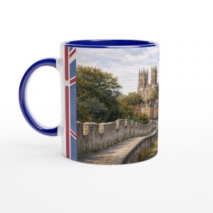 York Aquarell Tasse 330 ml aus der Serie English City Portraits mit Stadtmauer, Altstadt, York Minster und dezenten England-Flaggenelementen
