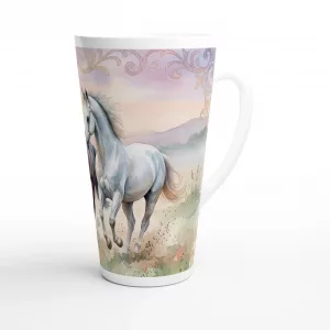 Pferde Latte Tasse 440 ml mit zwei anmutigen Pferden im zarten Aquarellstil vor pastelliger Landschaft