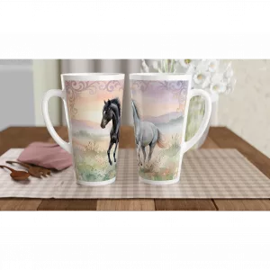 Pferde Latte Tasse 440 ml mit zwei anmutigen Pferden im zarten Aquarellstil vor pastelliger Landschaft