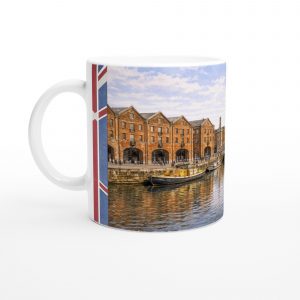 Bristol Aquarell Tasse 330 ml aus der Serie English City Portraits mit Harbourside, Booten, Backsteinarchitektur, Wasser und dezenten England-Flaggenelementen