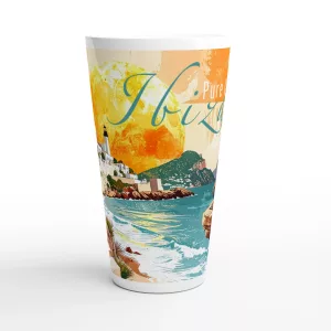 Ibiza Latte Tasse 440 ml mit stilisierter Küstenszene, Leuchtturm, weißer Architektur, türkisfarbenem Meer, großer goldener Sonne und Schriftzug Pure Vida Ibiza