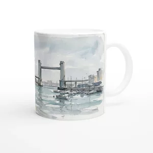 Brest Tasse 330 ml mit Hafen, Brücke, Booten und weiter Wasserfläche im Aquarellstil