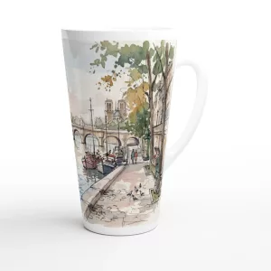 Paris Latte Tasse 440 ml mit Seine, Brücke, Booten, Uferweg und Eiffelturm im feinen Aquarellstil