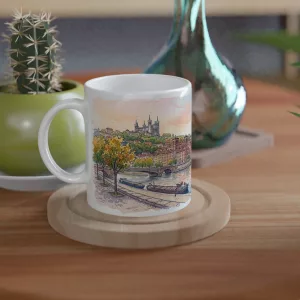 Lyon Tasse 330 ml aus weißer Keramik mit Aquarellmotiv von Saône, Altstadtfassaden, Fourvière und Traboule in warmen Pastelltönen