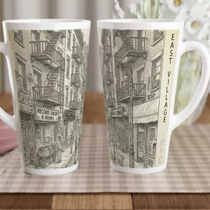 East Village Latte Tasse 440 ml mit gezeichneter New Yorker Straßenszene, Feuerleitern, Record Shop und Urban-Sketch-Optik
